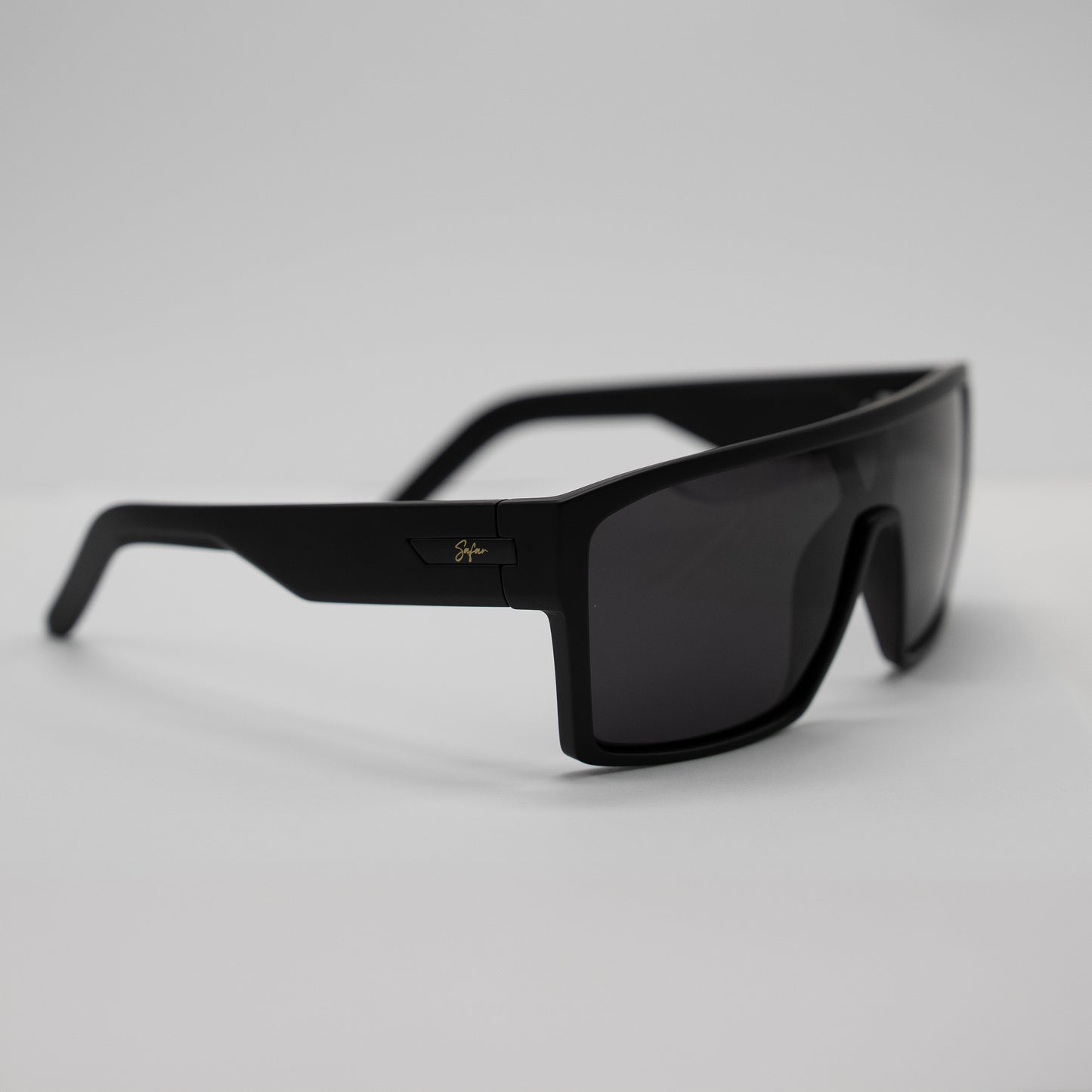 SS Remi | Matte Black